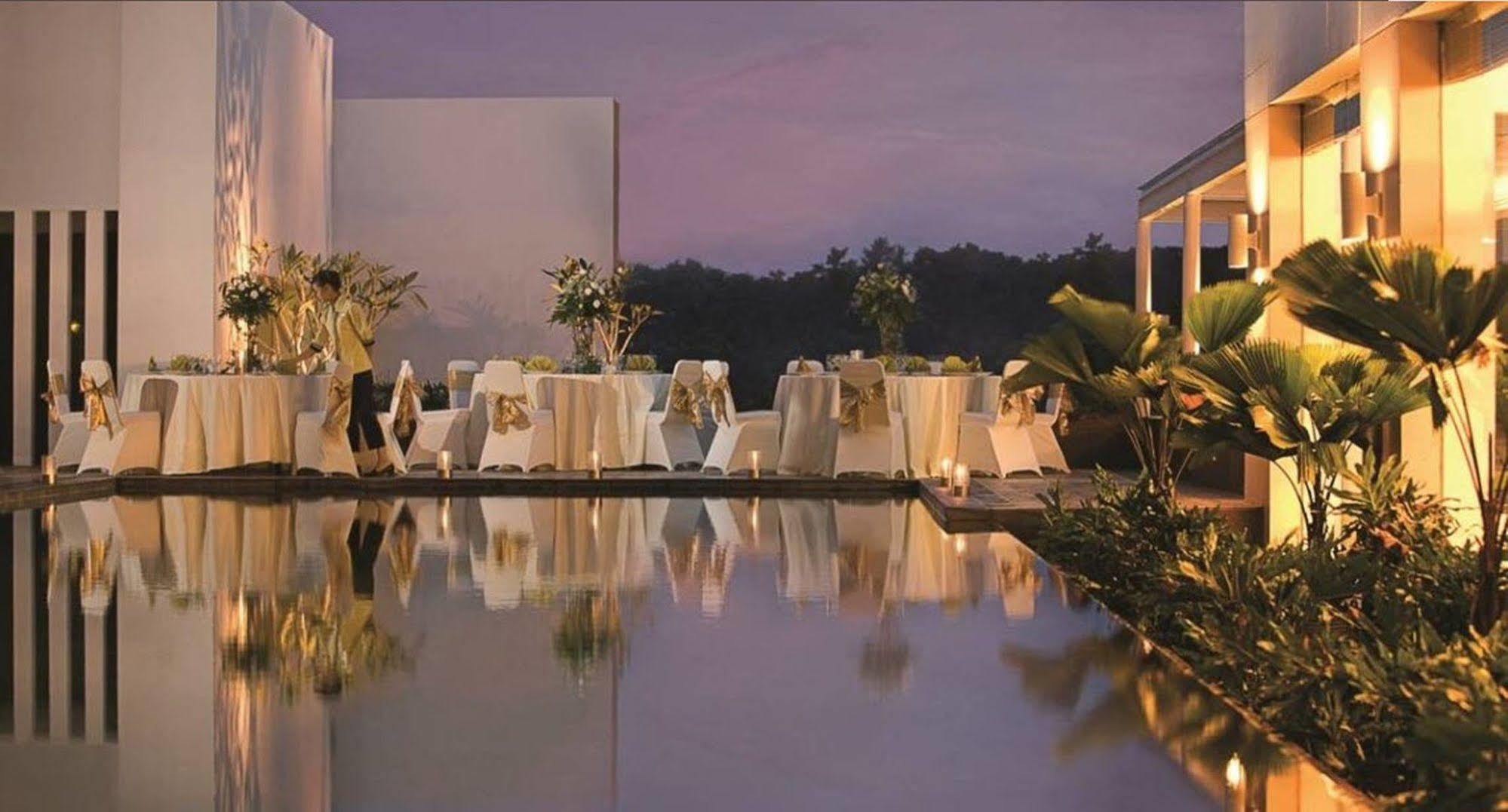Hotel Santika Bogor Luaran gambar